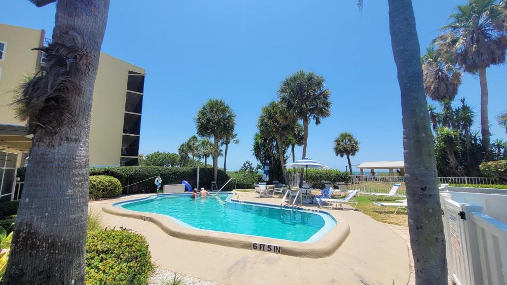 Beach Front Condo Paradise. Ground Floor.Studio.